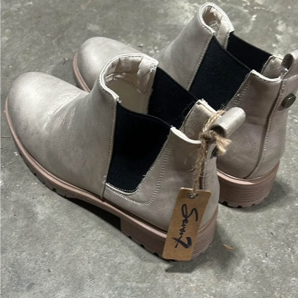 Seven7 Light Champagne Ankle Boots Size 8